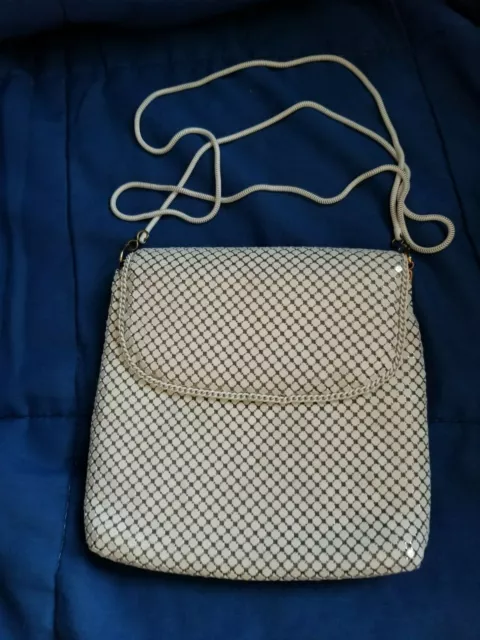 Beautiful Vintage 60's White Lyrella Mesh Crossbody Evening Bag w/ Mesh Strap 2