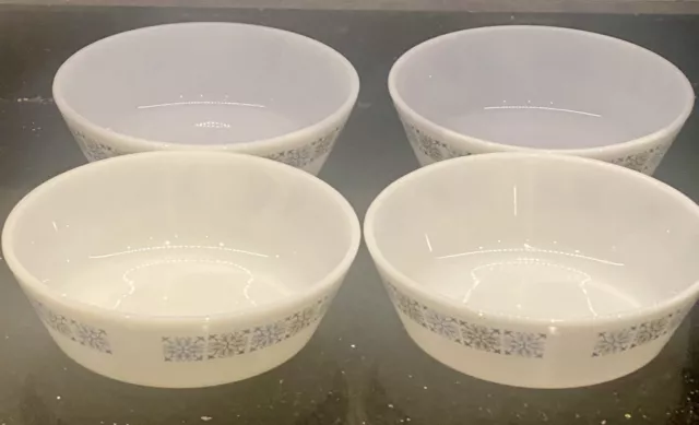 JAJ Pyrex Chelsea Design Cereal Bowl / Soup / Fruit Bowl X 4 Vintage Milk Glass