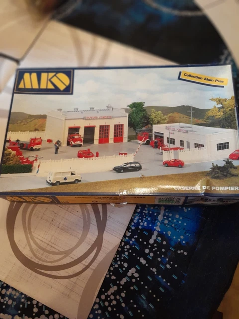 Lot MKD HO Réf 499 + 535 : Charrettes, Gare, Tonneaux, Sacs - Neuf Sous Sachet - Année 1985