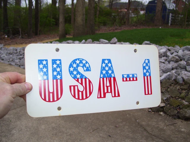 Vintage original nos Chevrolet gm showroom License Plate Usa-1 camaro 70s impala Vintage original nos Chevrolet gm showroom License Plate Usa-1 camaro 70s impala