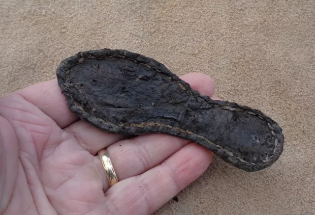 DUG POST MEDIEVAL LEATHER CHILDS SHOE SOLE 1600s/1700s