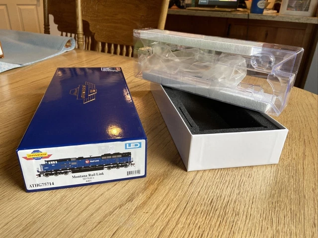 Athearn Genesis Empty Boxes (8 total) for HO-Scale EMD SD70ACe Diesel Loco