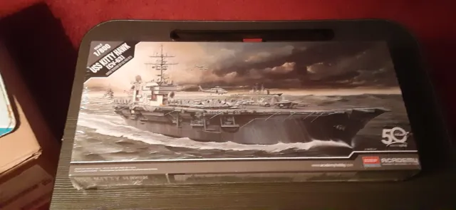 1/800 Scale USS KITTY HAWK Plastic Model New InBox