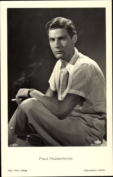Ak Schauspieler Paul Hubschmid, Portrait, Zigarette rauchend - 3804307