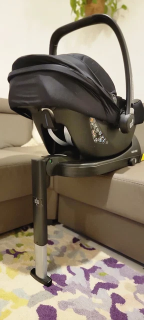 MAXI COSI CABRIOFIX i-SIZE CAR SEAT AND ISOFIX CAR SEAT BASE