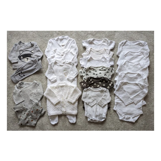 Newborn/ 0-1 / 0-3 / Gender Neutral / Unisex / Baby Clothes Bundle / 19 Items