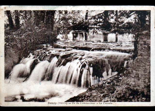 DONZY (58) DEVERSOIR à l'ILE COMMANDEUR en 1945