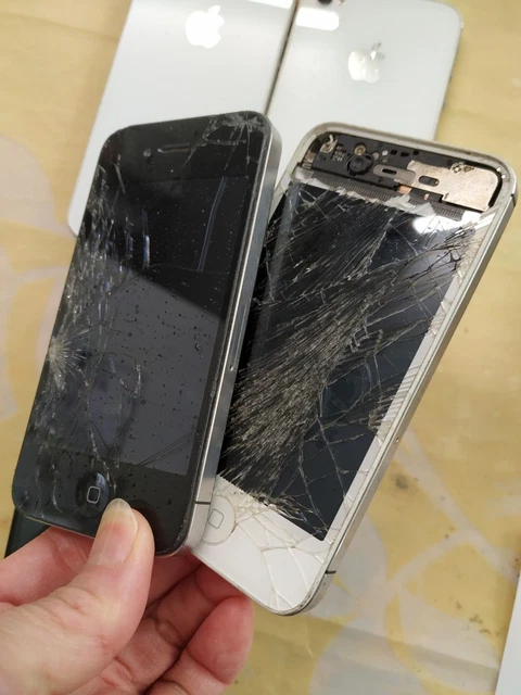 Lot of 20 Mixed Apple iPhone 4, 4s  8GB 16GB - For Parts
