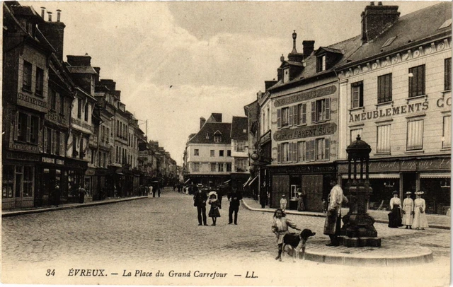 CPA ÉVREUX - La Place du Grand Carrefour (297055)