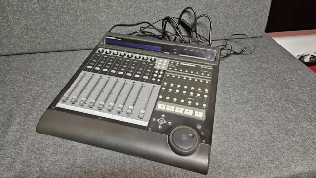 MACKIE Eight Channel Master Control