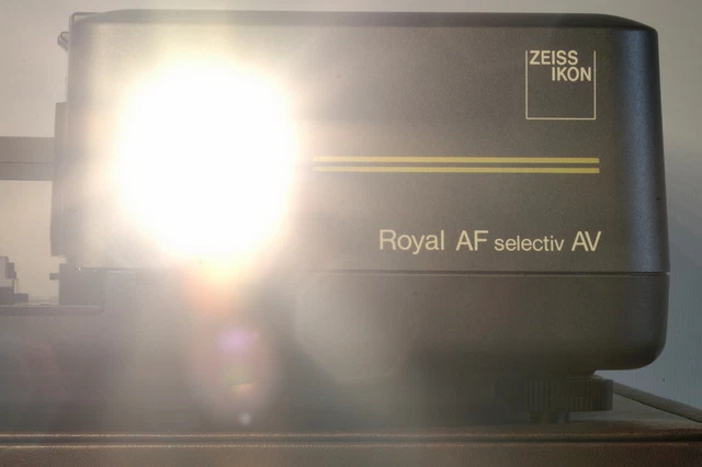 Proyector de diapositivas AV selectivo ZEISS IKON Royal AF / Carl Zeiss P-SONNAR T* 1:2.5/90