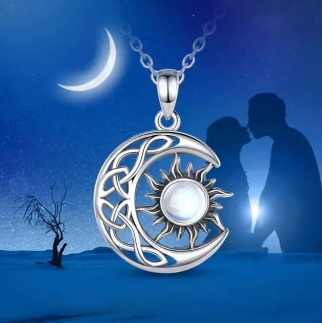 Collier + Pendentif plaqué Argent Soleil et Pierre de Lune - Thème Astral - Neuf