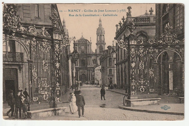 NANCY - Meurthe & Moselle - CPA 54 - Rue de la Constitution et Grilles Stanislas