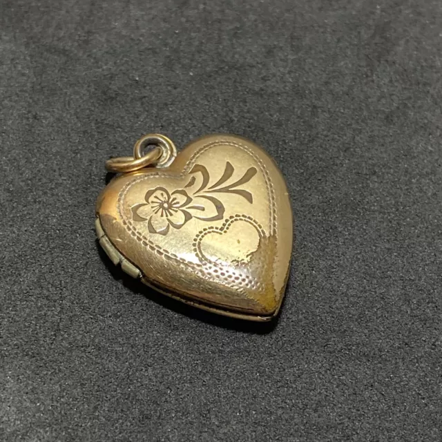 VINTAGE Rolled Gold Filled Locket Heart Etch Flower Pretty Keepsake VARGAS