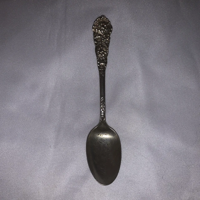 VINTAGE STERLING SILVER Teaspoon Flower Pattern Marked 30g