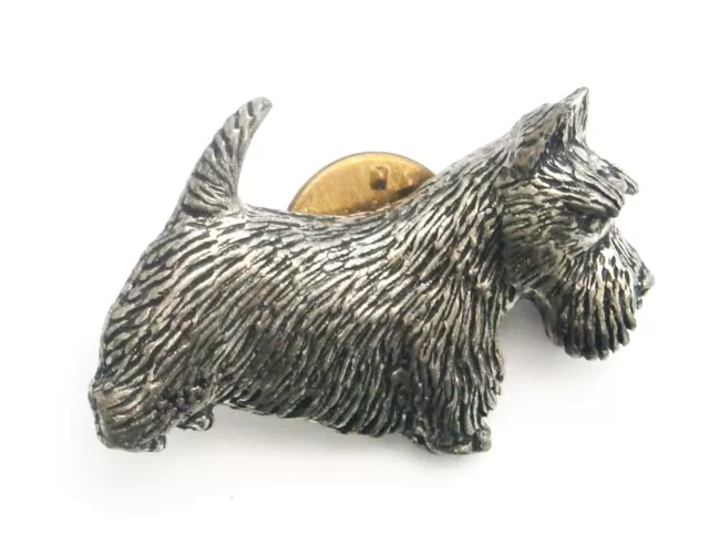 Y223) Vintage Signed Pewter Scottie terrier dog badge brooch pin