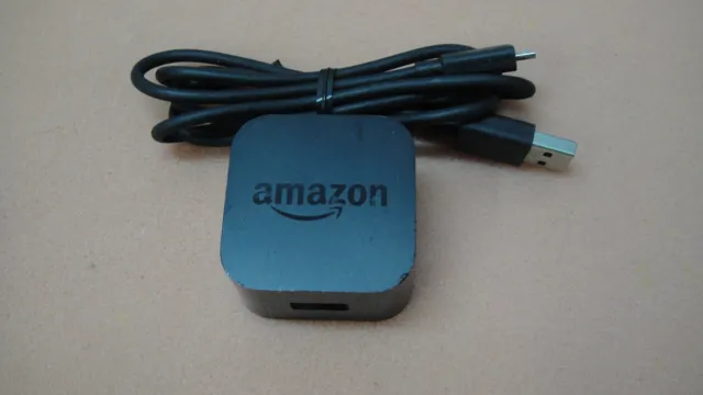 Genuine Amazon 9W AC Adapter A02710 + USB Cable Grad A Mint