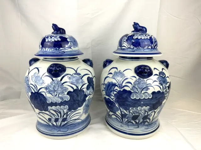 A Pair of Vintage Asian Blue White Collectible Porcelain Jars / Vases