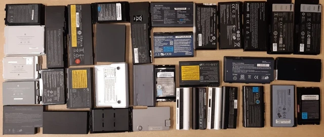 Job Lot of 35 x Laptop Batteries for Recycling - Lithium Ion - Spares or Repairs