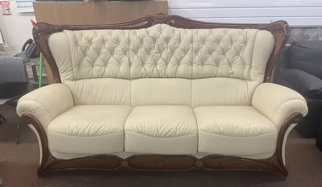 Luxury Italian chesterfield leather sofas 3 Seater Very Good Condition cream