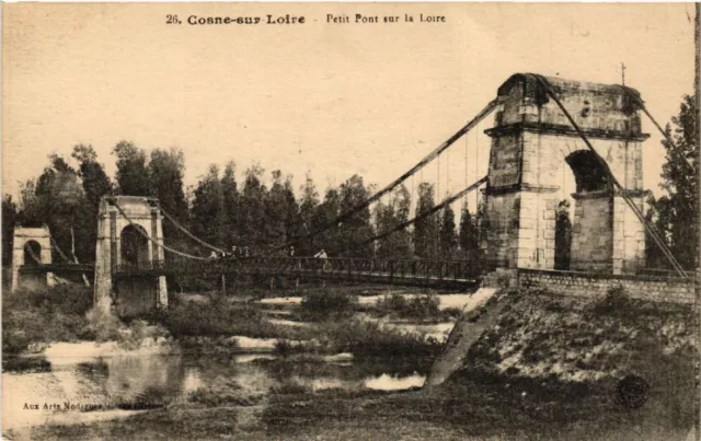 CPA COSNE-sur-LOIRE - Petit Pont sur la Loire (456604)