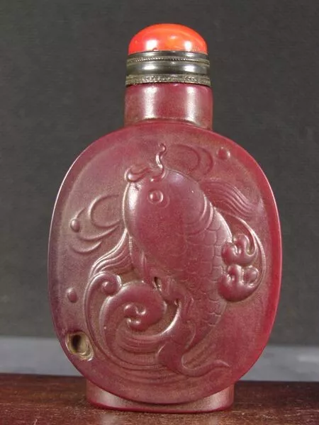 Chinese Two Carp Carved Peking Glass Snuff Bottle