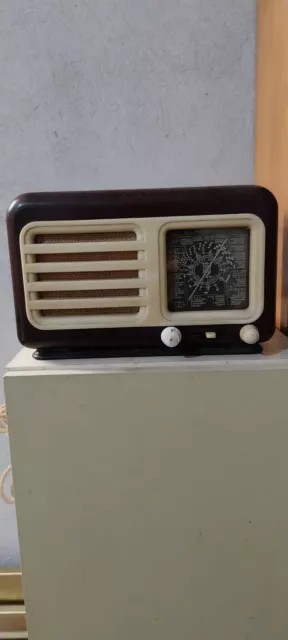 radio d'epoca a valvole in bakelite Philips Milano  anni 50