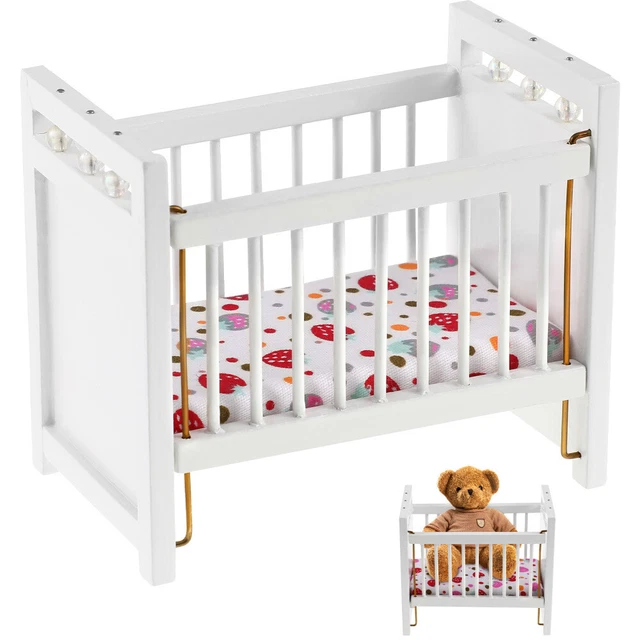 MAISON DE POUPÉES Blanc en Bois Lit Bébé Berceau Avec Matelas Miniature Chambre EUR 17,58 MAISON DE POUPÉES Blanc en Bois Lit Bébé Berceau Avec Matelas Miniature Chambre EUR 17,58