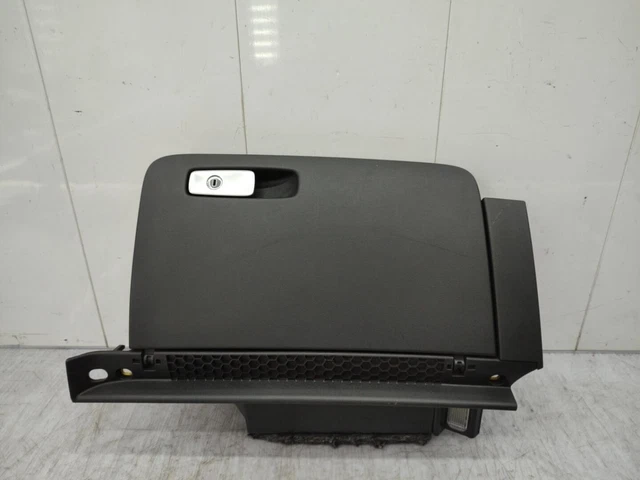 Boite a gants AUDI A1 1 PHASE 1 1.6 TDI - 16V TURBO /R:67265538