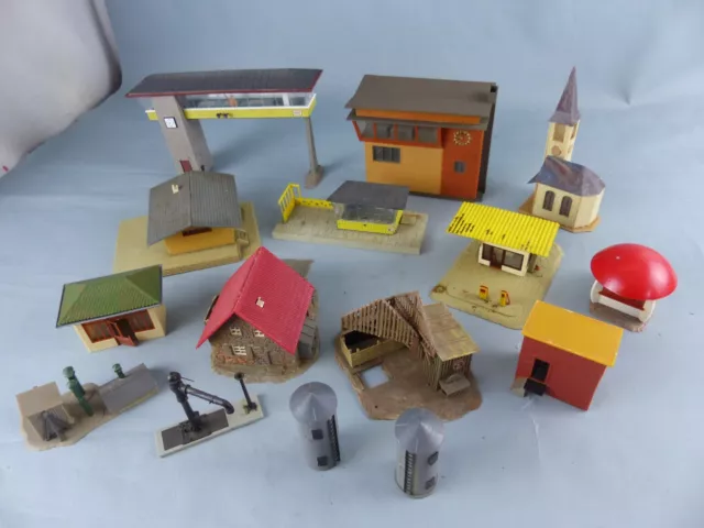 Lot de maquettes échelle Ho 1/87 pour décor réseau train maisons église