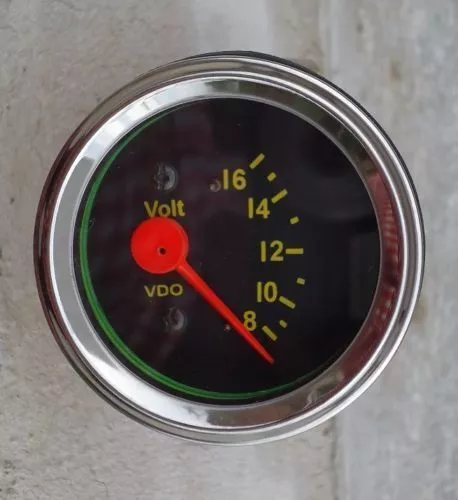 Neues Voltmeter vom Typ VDO, 2-1/16"/52 mm, 12-V-System, mit Kabelbaum