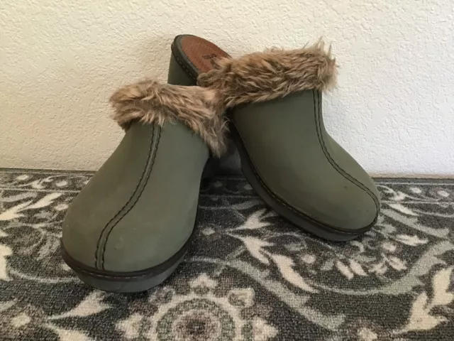 AUTUMN WEATHER CROCS Sarah Luxe Fur Lined Women Clog Mule Green 9w