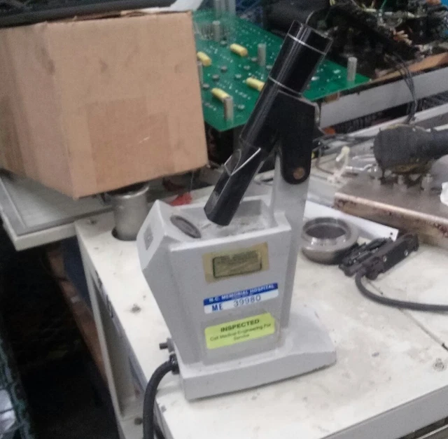 AMERICAN OPTICAL CORPORATION Refractometer Table Stand Model 10406 39.