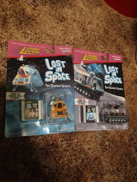 Lost In Space Action Figures  The Chariot & Space Pod