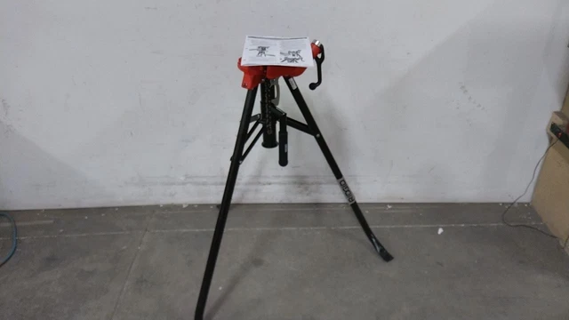 Ridgid 425 0.13 to 2.5 In Pipe Size 37 In Max Height Portable Chain Vise