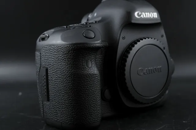 [Near Mint in Box] Canon EOS 5D Mark III 21.1MP Digital Camera Body Low Shutter 3