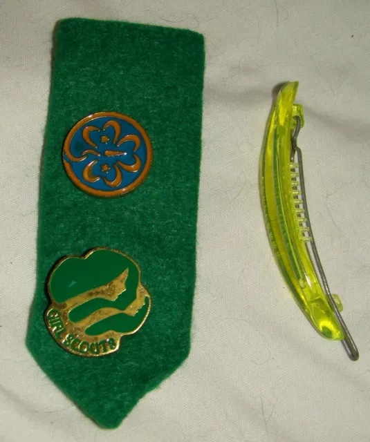 Vtg 1980 Official Girl Scouts Brownies Membership Pins Badges & Plastic Barrette