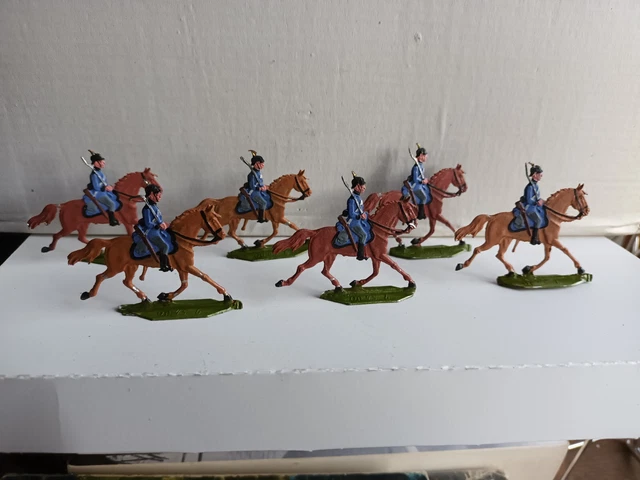 soldats plat d'étain peints. lot de 6 Figurines cavaliers(Ln°11)