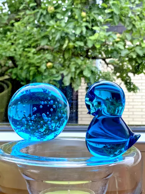 FM Konstglas Ronneby 'Pippi' Birdie Sweden Glas Vogel + Paperweight Blau 60er