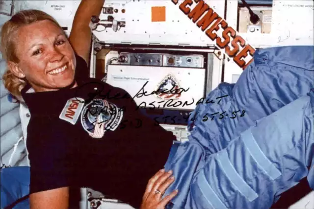 Margaret Rhea Seddon Signed 4x6 Photo NASA Space Shuttle Astronaut Autograph