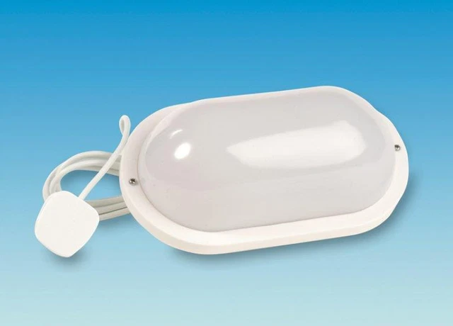 Bulkhead Awning Light fitting in White with 40W. Bulb PO310 & 5 metres of cable