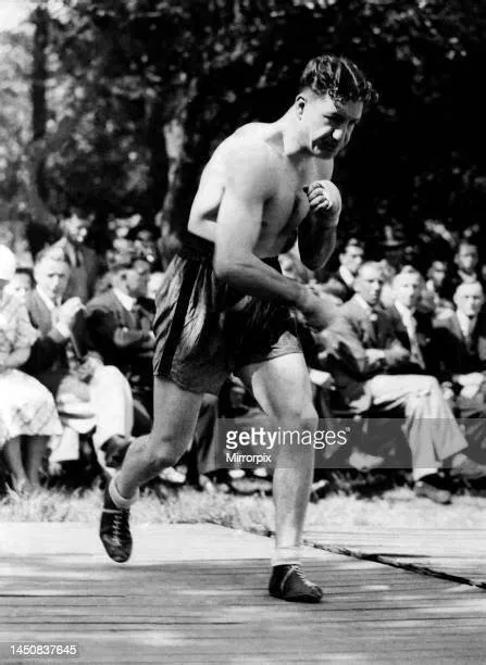 Jock McAVOY-British Middleweight Boxing Champion 1933-39 -Signed card