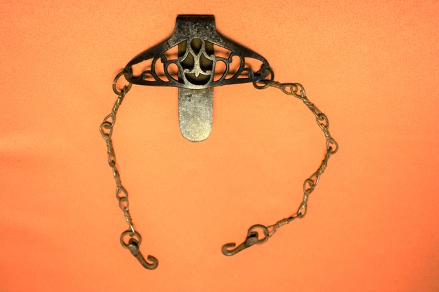 Verrouille Porte Epee 18 Eme Sc, " Stylisee Fleur De Lys "