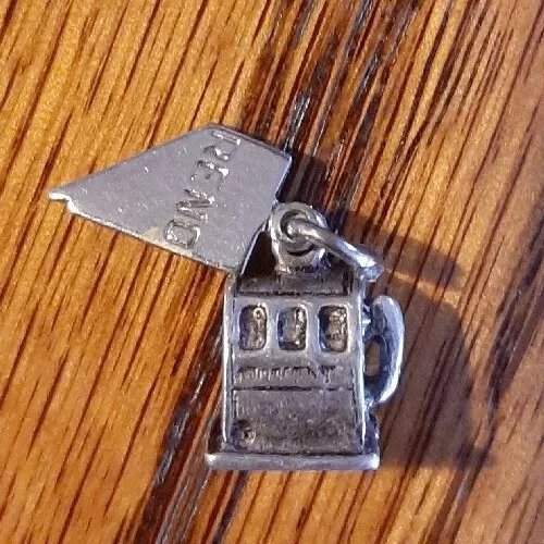 Vintage Antique sterling Silver 3D SLOT MACHINE RENO, NEVADA SIGNED CHARM. Vintage Antique sterling Silver 3D SLOT MACHINE RENO, NEVADA SIGNED CHARM.
