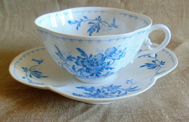 Superbe Tasse A The Et Sa Sous Tasse Forme Originale Sarreguemines Minton