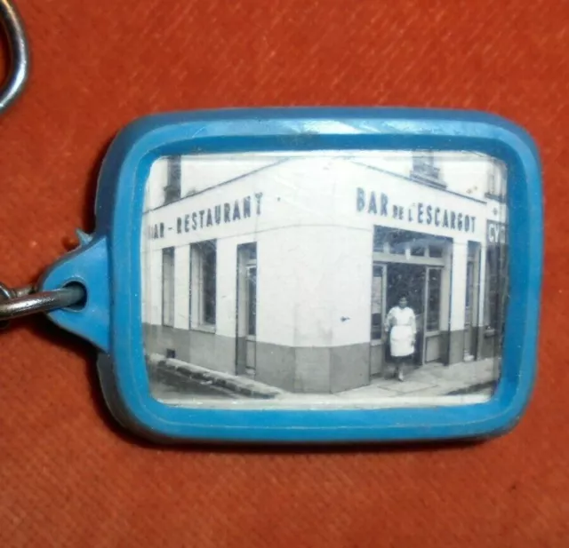 PHOTO BAR Café Hotel Resto L'ESCARGOT M ROUFFET 21 Grande Rue ARPAJON Keychain