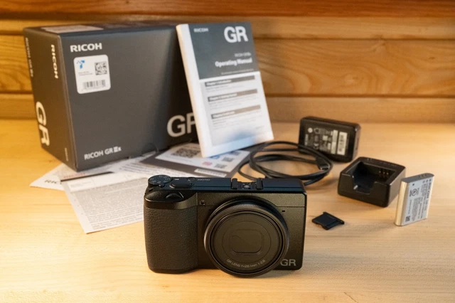 Ricoh GR IIIx black digital camera 24mp - **Excellent**