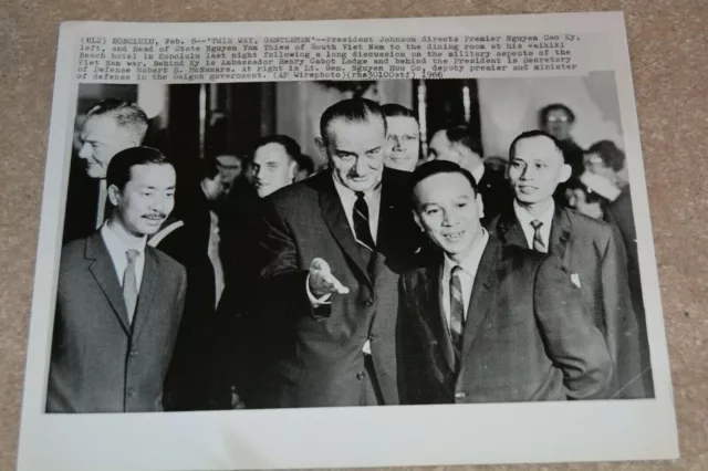 Original Press Photo President Lyndon Baines Johnson Vintage Hawaii Vietnam