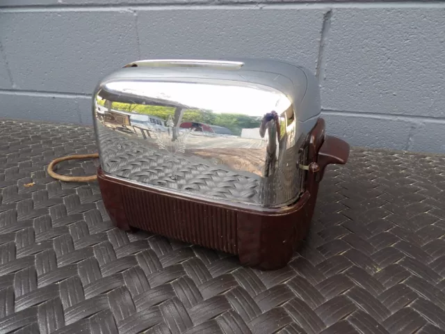 Vintage General Electric GE Chrome Bakelite 2 Slice Toaster No. 159T77 USA Made Vintage General Electric GE Chrome Bakelite 2 Slice Toaster No. 159T77 USA Made