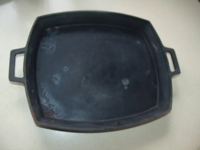 Bayou Classic® 14 x 12-in Shallow Cast Iron Pan Black   #7471